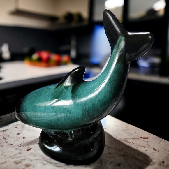 BLUE MOUNTAIN POTTERY Hand Glazed Ceramic Orca Whale - Picture 2 of 8